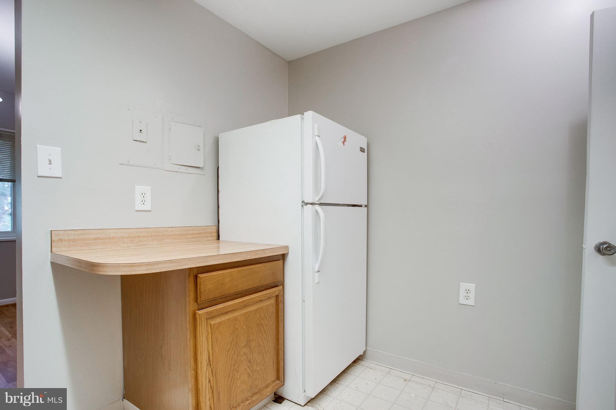 1403 Northgate Square, Unit 32B Reston, VA 20190 - Photo 9 of 21 Kitchen