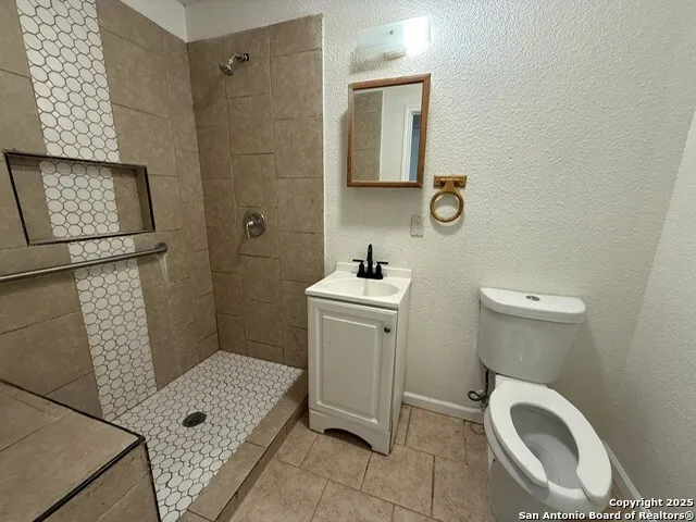 $795 | 2600 South Flores Street, Unit 8C, San Antonio, TX 78204