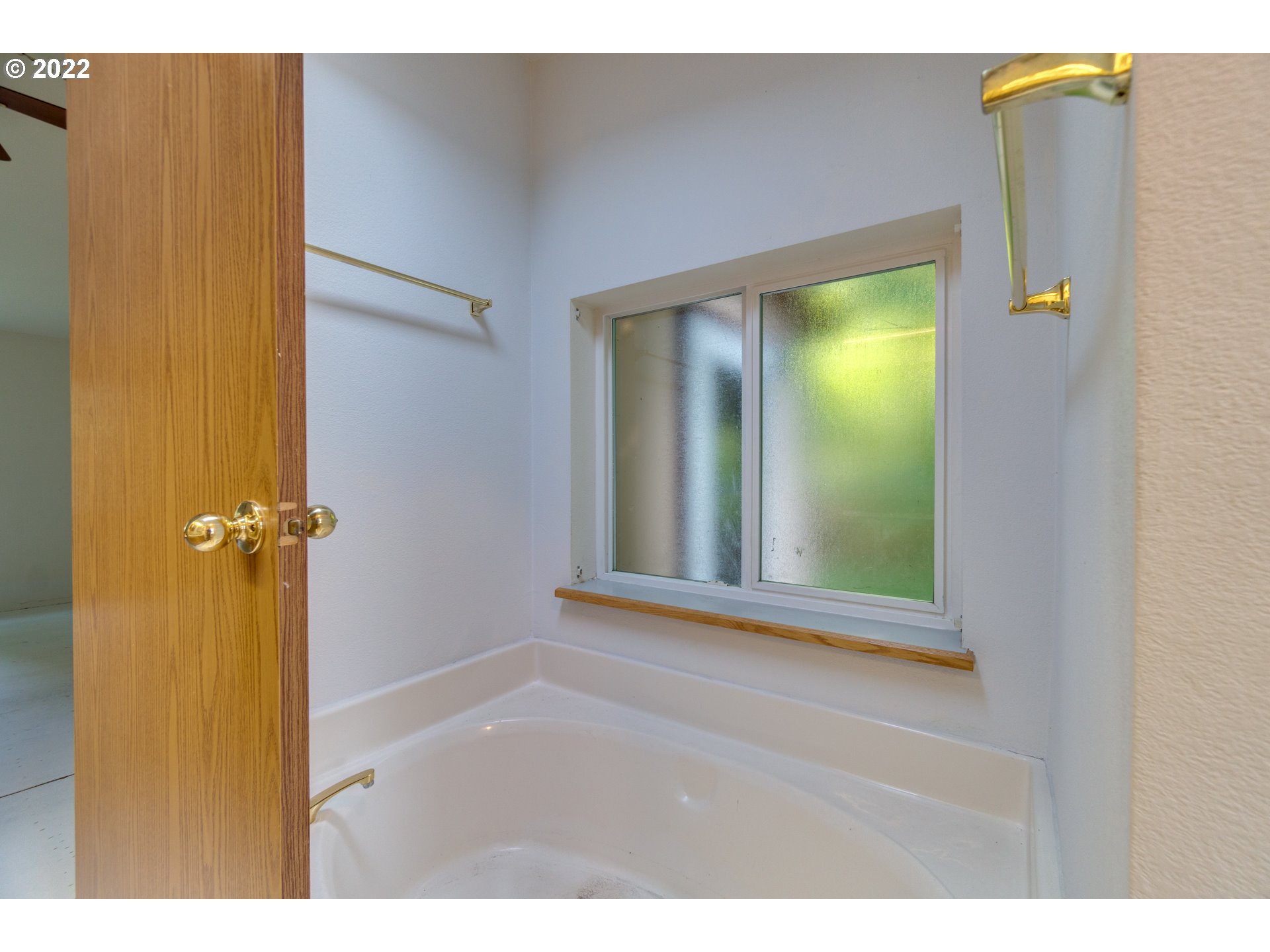 25222 East Welches Road Welches, OR 97067 - Photo 26 of 31 a view of a room that has a large window