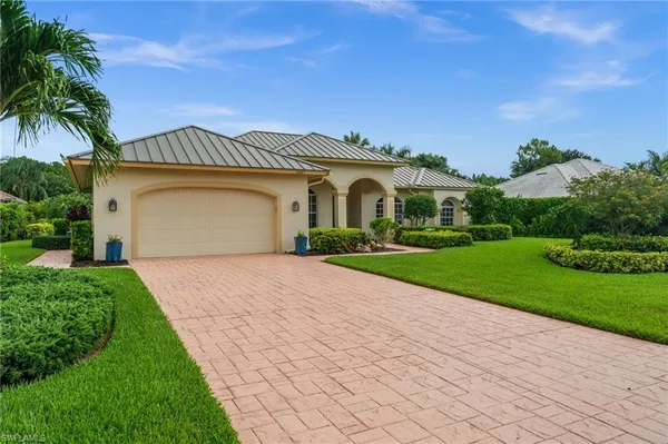 $899,000 | 2027 Castle Garden Lane, Naples, FL 34110
