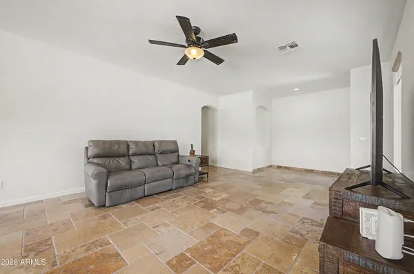$555,000 | 885 East Kyle Court, Gilbert, AZ 85296