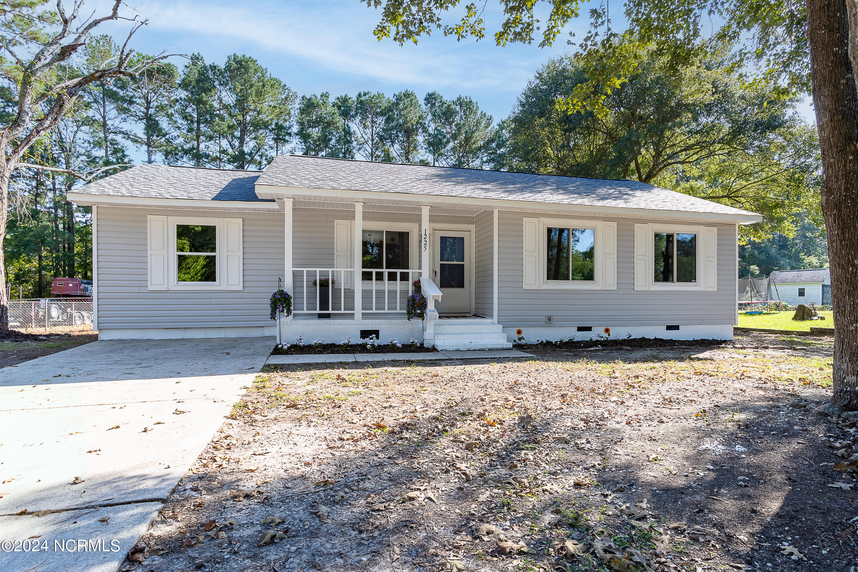 1225 Ramsey Road Jacksonville, NC 28546 - Photo 4 of 41 Front of Home