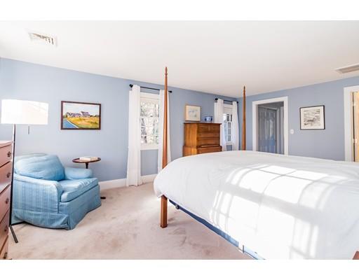 8 Pelham Road Weston, MA 02493 - Photo 16 of 23 Gallery Image 16