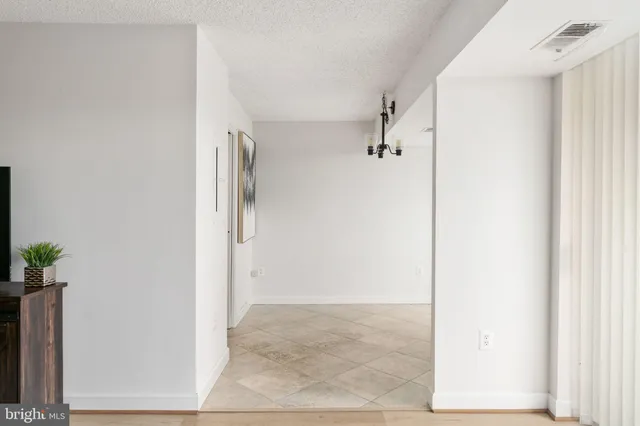 $345,000 | 5300 Holmes Run Parkway, Unit 506, Alexandria, VA 22304