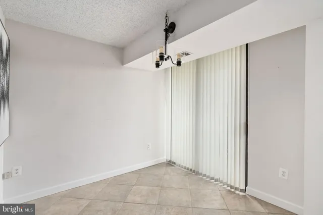 $345,000 | 5300 Holmes Run Parkway, Unit 506, Alexandria, VA 22304