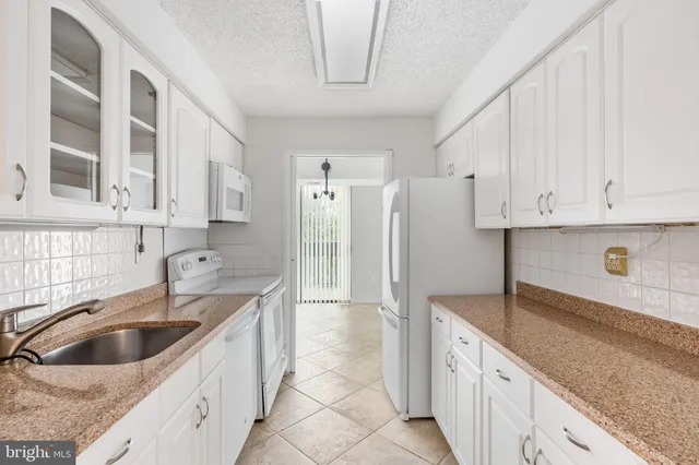 $345,000 | 5300 Holmes Run Parkway, Unit 506, Alexandria, VA 22304