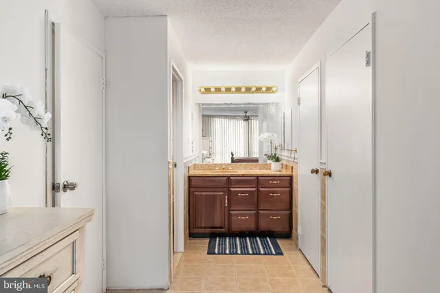 $345,000 | 5300 Holmes Run Parkway, Unit 506, Alexandria, VA 22304