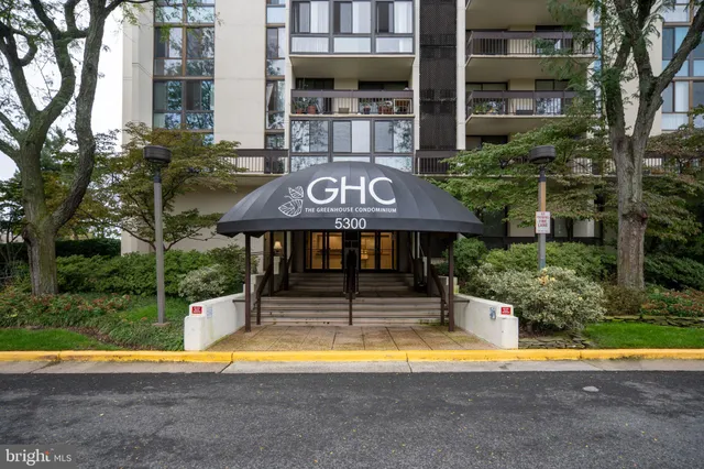 $345,000 | 5300 Holmes Run Parkway, Unit 506, Alexandria, VA 22304