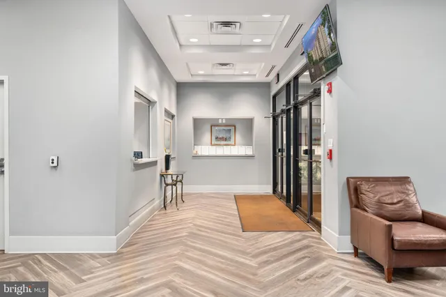 $345,000 | 5300 Holmes Run Parkway, Unit 506, Alexandria, VA 22304