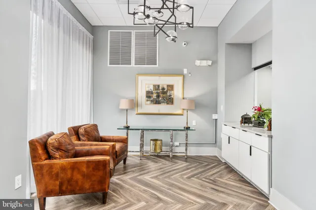 $345,000 | 5300 Holmes Run Parkway, Unit 506, Alexandria, VA 22304