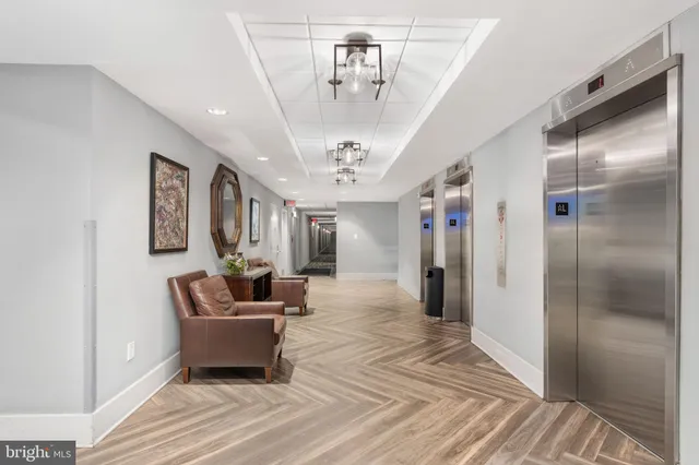 $345,000 | 5300 Holmes Run Parkway, Unit 506, Alexandria, VA 22304