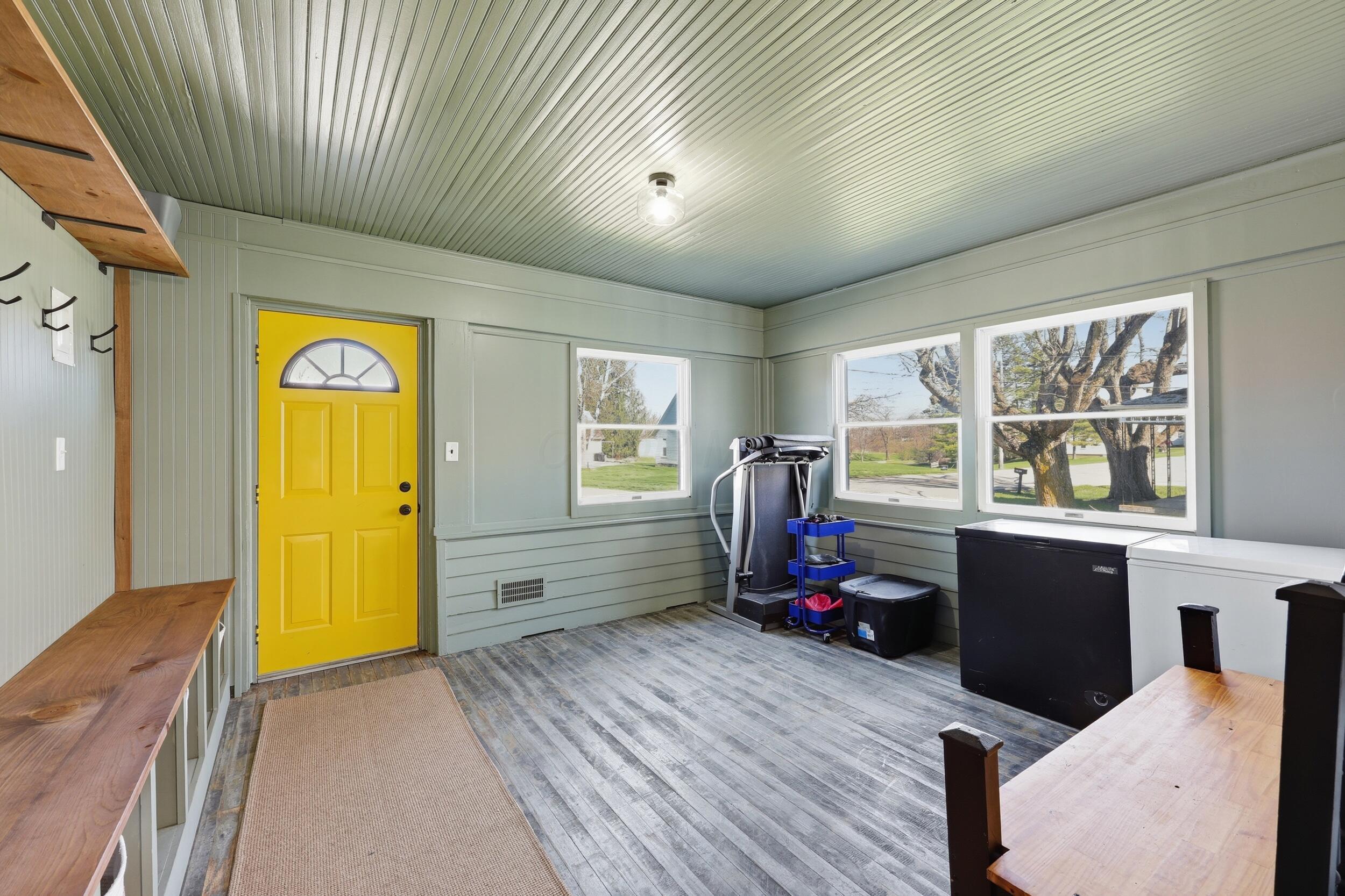 21867 Raymond Road Raymond, OH 43067 - Photo 6 of 38 Entry-mudroom.