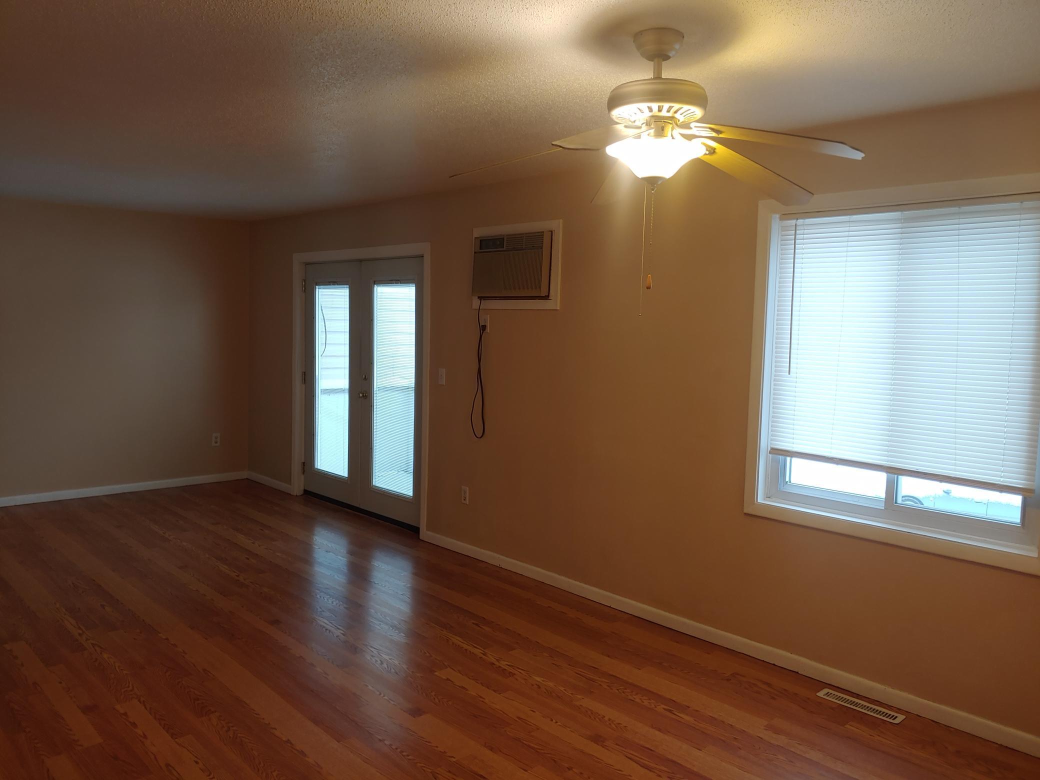 896 Wescott Square Eagan, MN 55123 - Photo 2 of 16