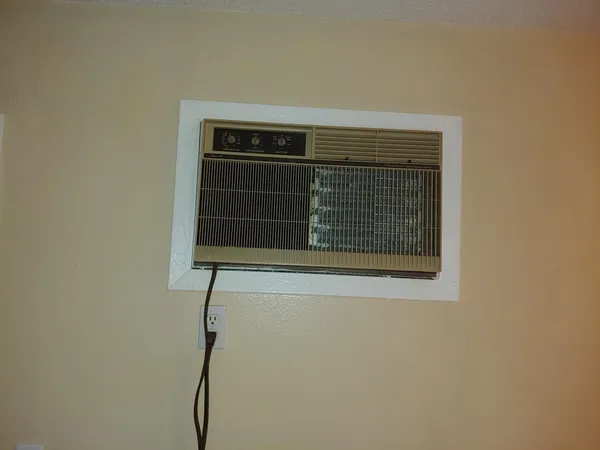 $795,000 | 896 Wescott Square, Eagan, MN 55123