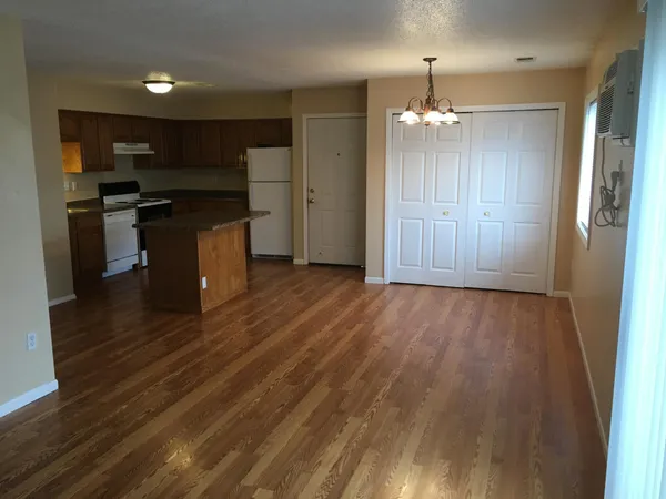 $795,000 | 896 Wescott Square, Eagan, MN 55123