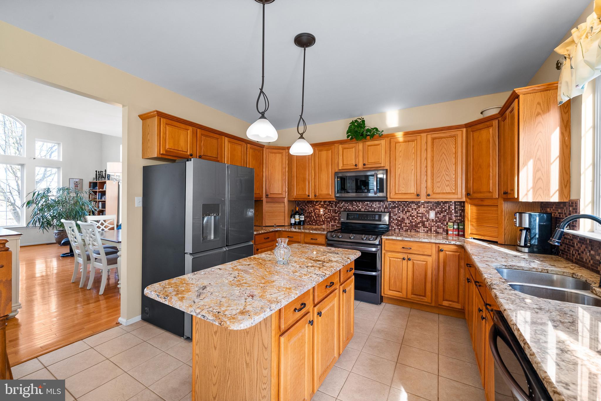 2841 Westerham Road Downingtown, PA 19335 - Photo 24 of 56 Kitchen with island