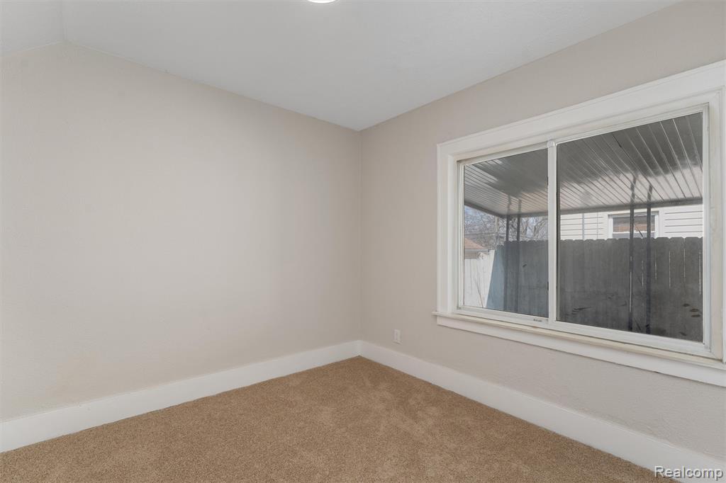 917 North Perry Street Pontiac, MI 48340 - Photo 19 of 37