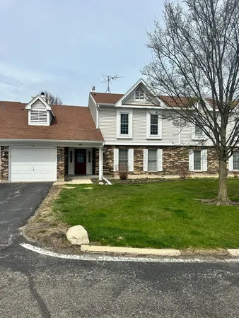 $259,900 | 848 Chasefield Lane, Unit 3, Crystal Lake, IL 60014