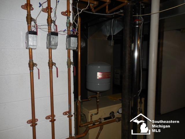 5773 Newport S Road Newport, MI 48166 - Photo 20 of 24 50057937-19.JPG