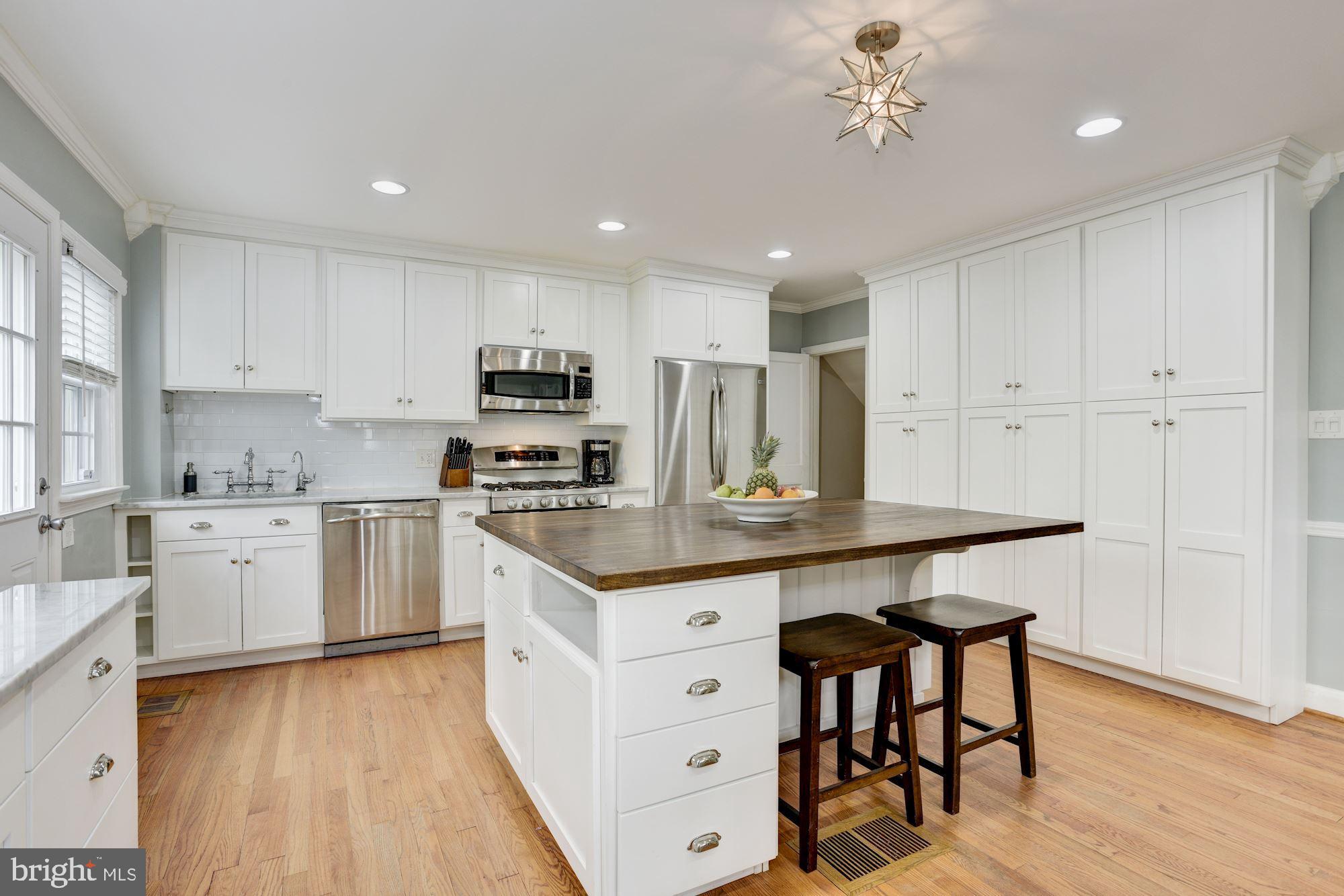 214 Blenheim Road Baltimore, MD 21212 - Photo 10 of 29 Eat-in Kitchen