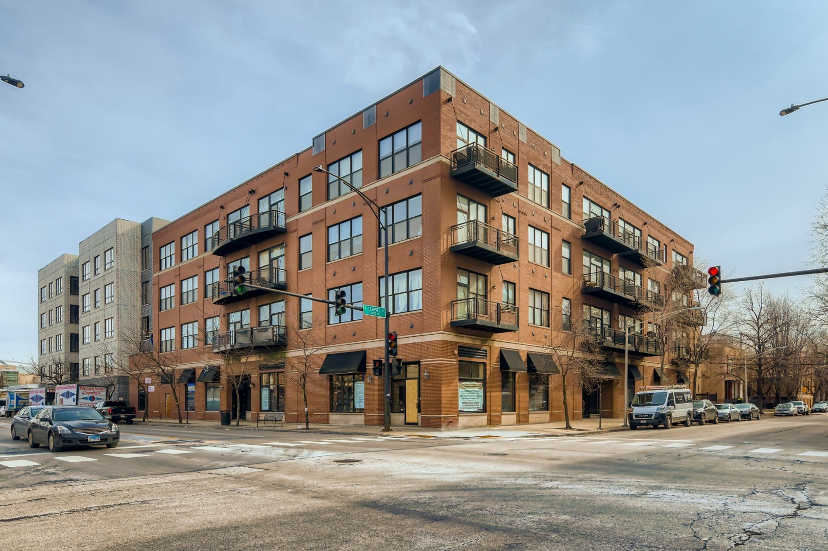 1 South Leavitt Street, Unit 307 Chicago, IL 60612 - Photo 3 of 23 a front view of a building