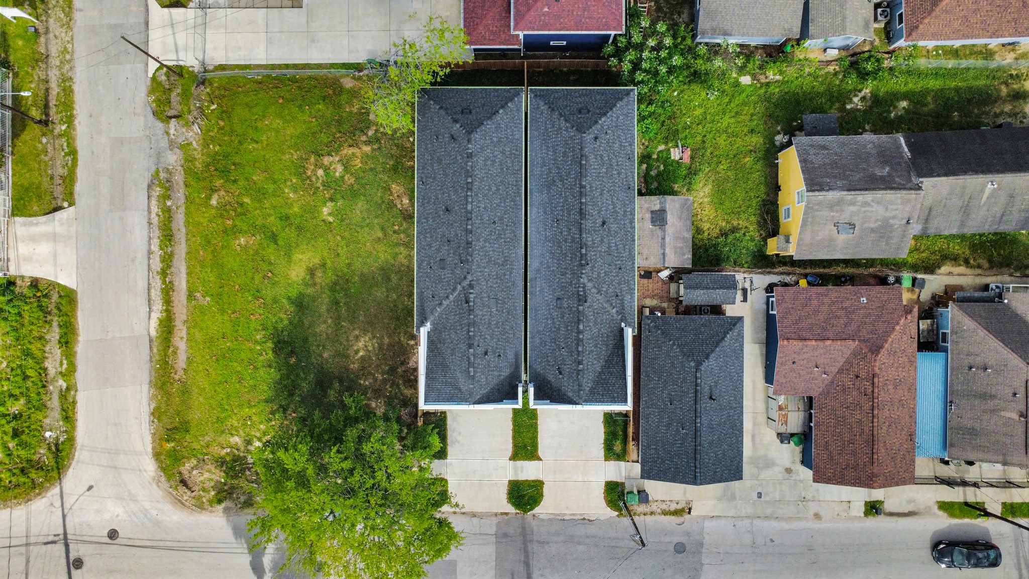 507 Middle Street Houston, TX 77003 - Photo 41 of 48 Discover the potential of this prime lot, perfectly situated between charming homes, offering a unique opportunity to build your dream residence in a vibrant neighborhood.