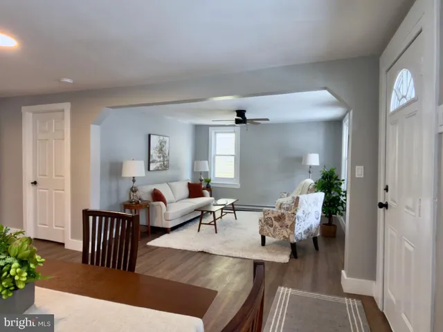 $324,900 | 4460 Horseshoe Pike, Honey Brook, PA 19344