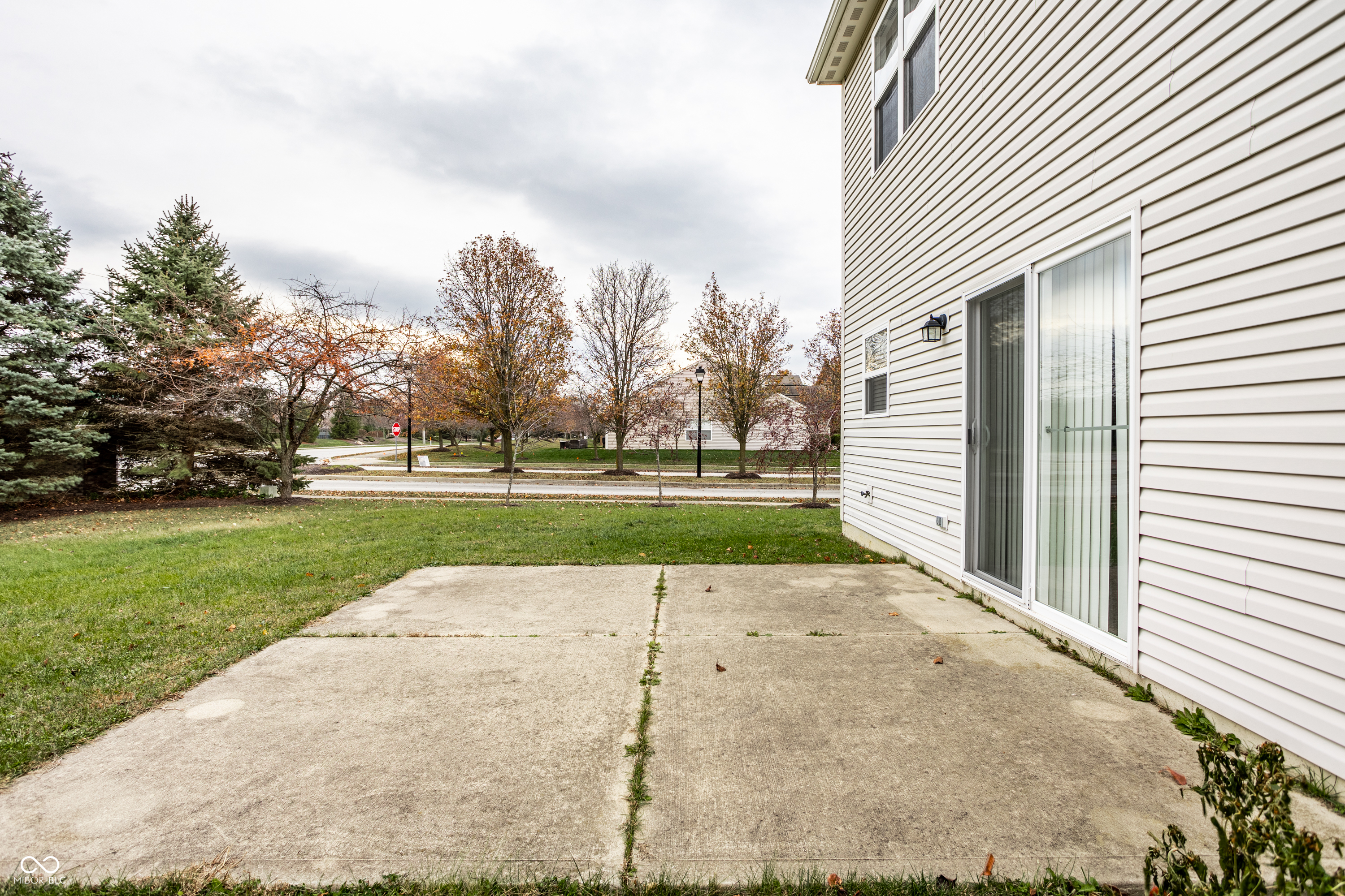 12435 Schoolhouse Road Fishers, IN 46037 - Photo 7 of 46