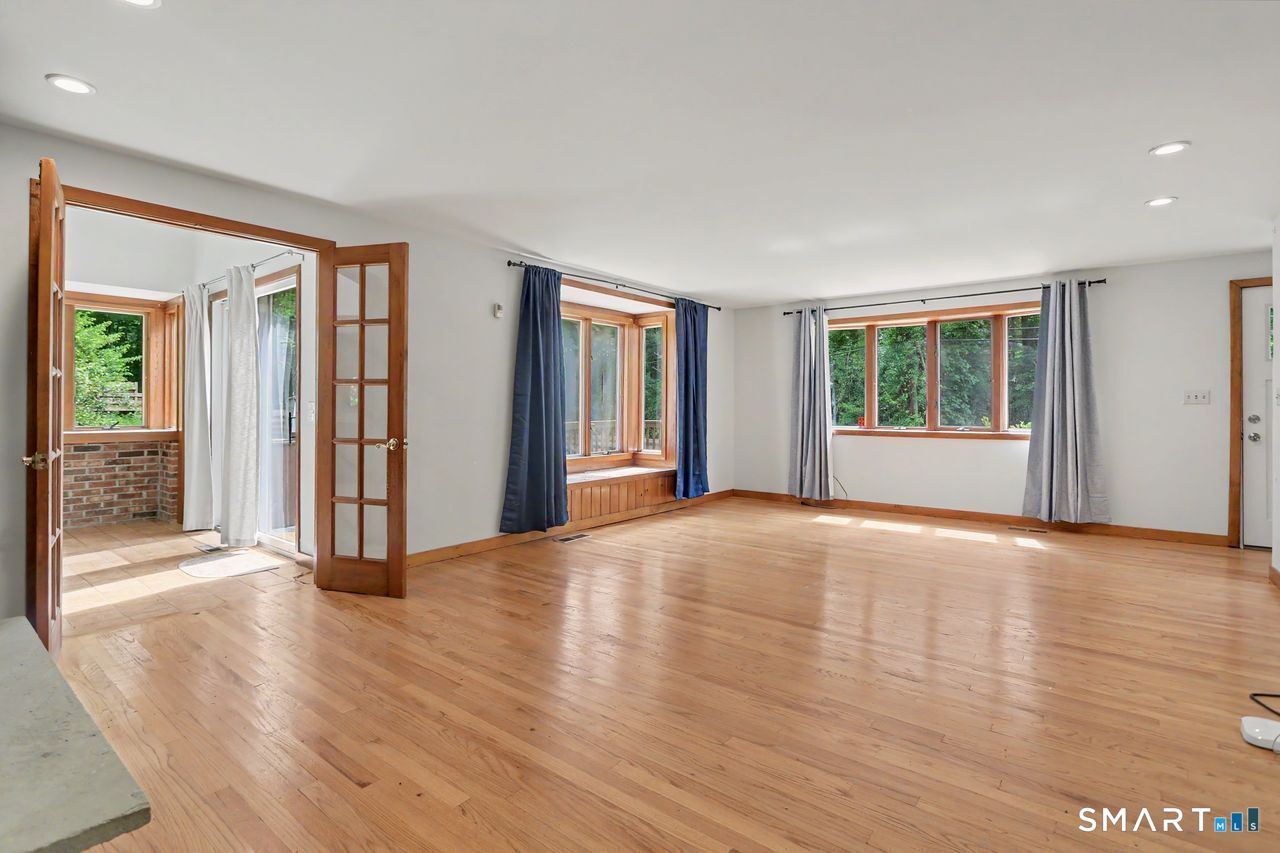 52 Stanley Road Monroe, CT 06468 - Photo 8 of 38