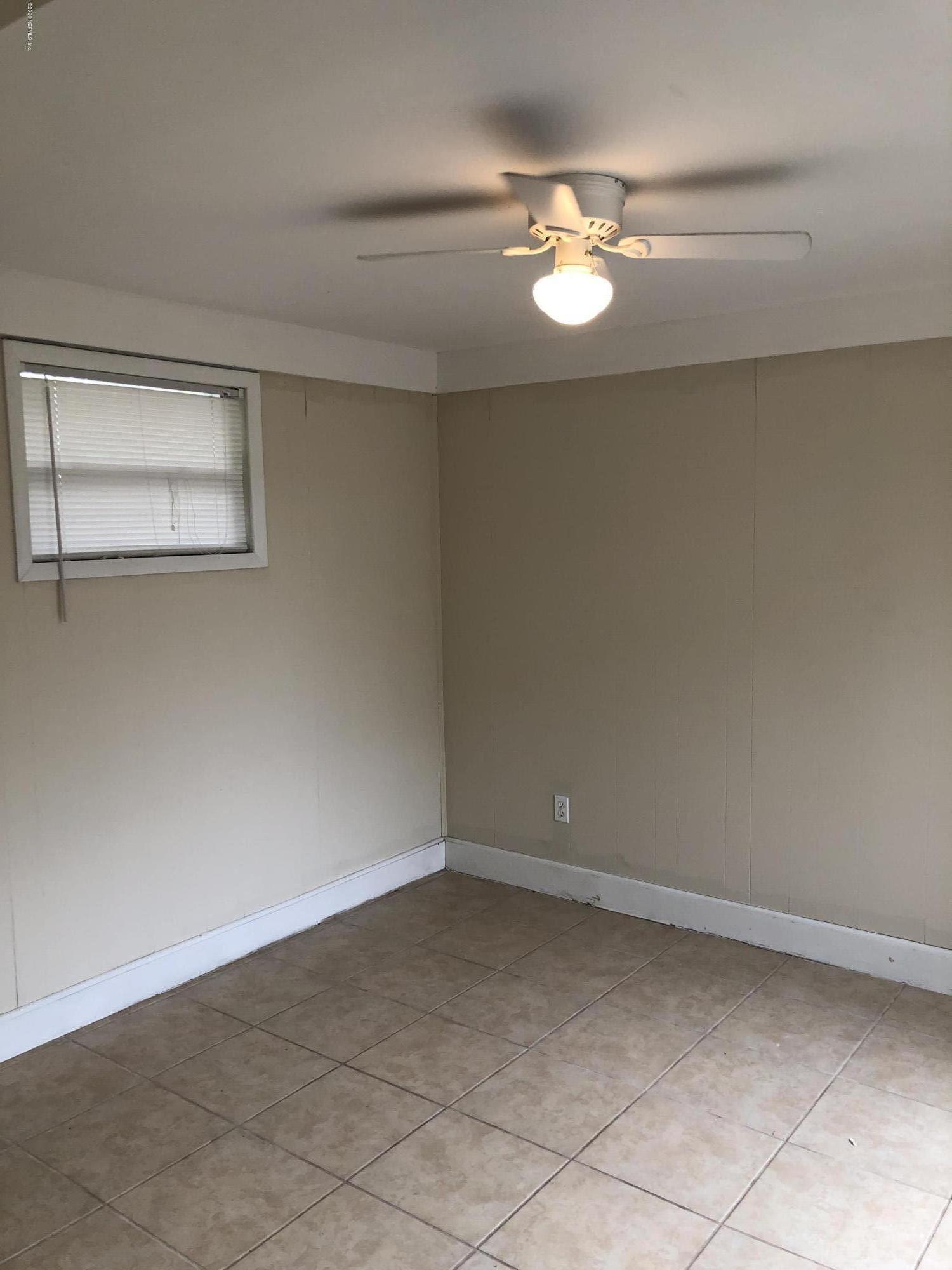 7318 Strato Road Jacksonville, FL 32210 - Photo 7 of 14 Family Room