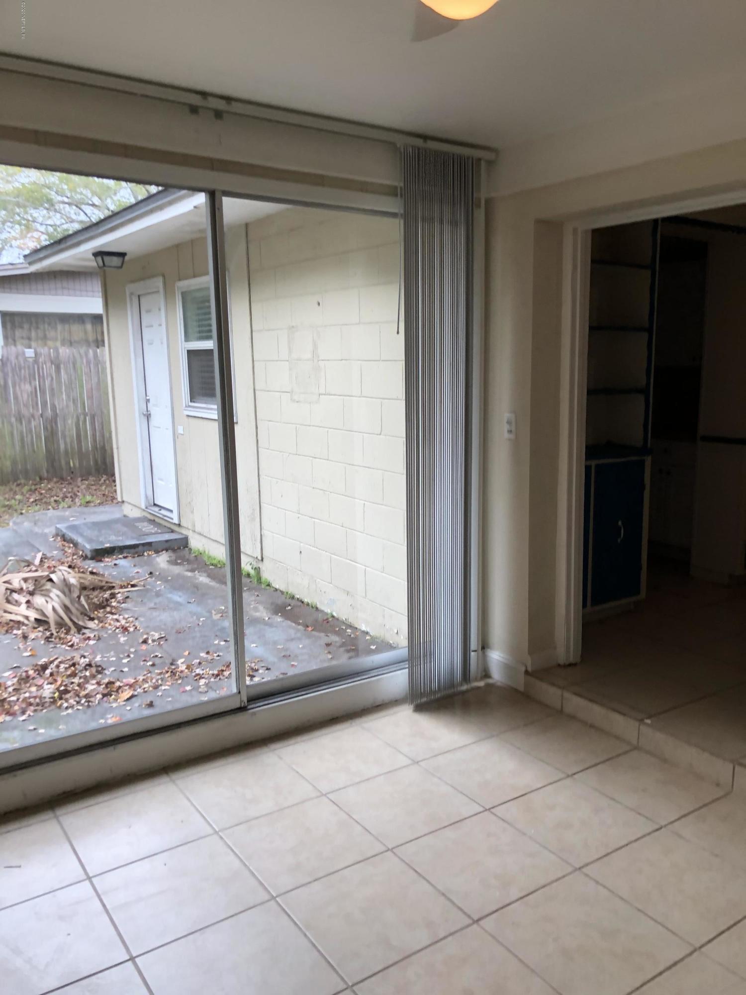 7318 Strato Road Jacksonville, FL 32210 - Photo 8 of 14 Family Room