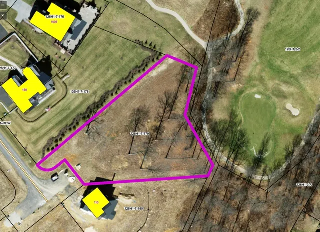 a view of an outdoor space