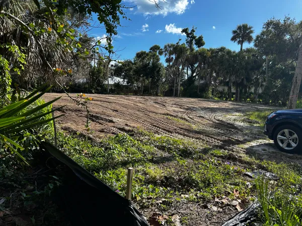 $1,050,000 | 525 Acacia Road, Vero Beach, FL 32963