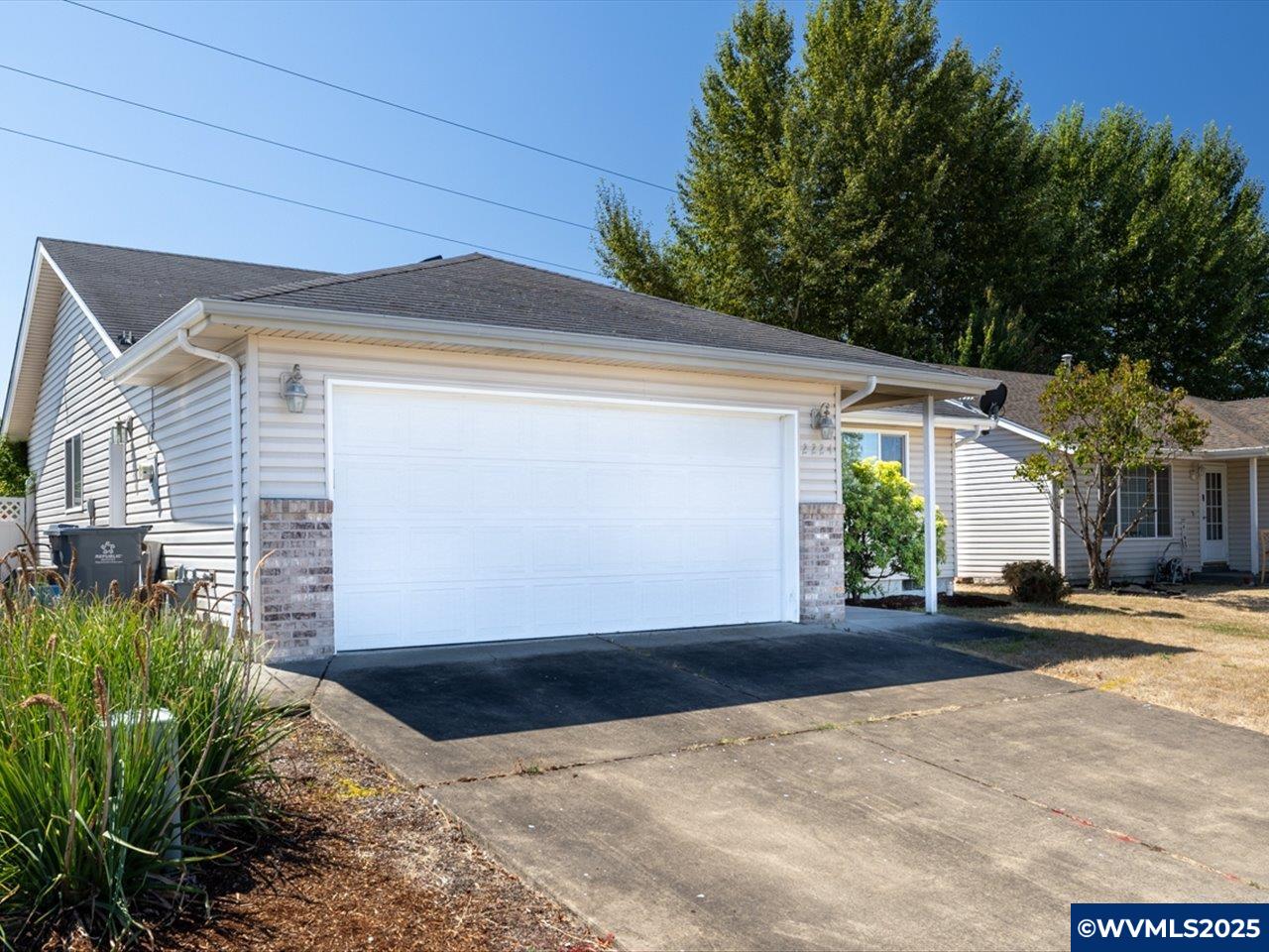 2224 Del Rio Avenue Southeast Albany, OR 97322 - Photo 2 of 25 Gallery Image 2