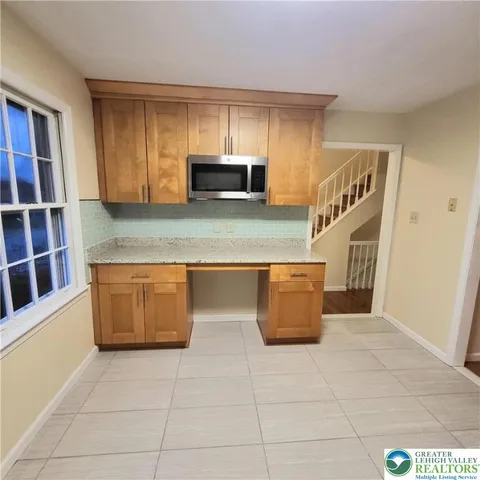 $2,400 | 1081 Barnside Road, Allentown, PA 18103