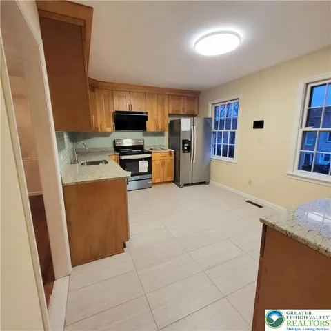 $2,400 | 1081 Barnside Road, Allentown, PA 18103