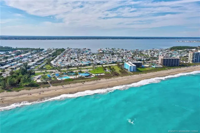 $169,900 | 10725 South Ocean Drive, Unit 215, Jensen Beach, FL 34957