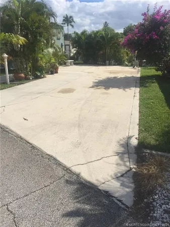 $169,900 | 10725 South Ocean Drive, Unit 215, Jensen Beach, FL 34957