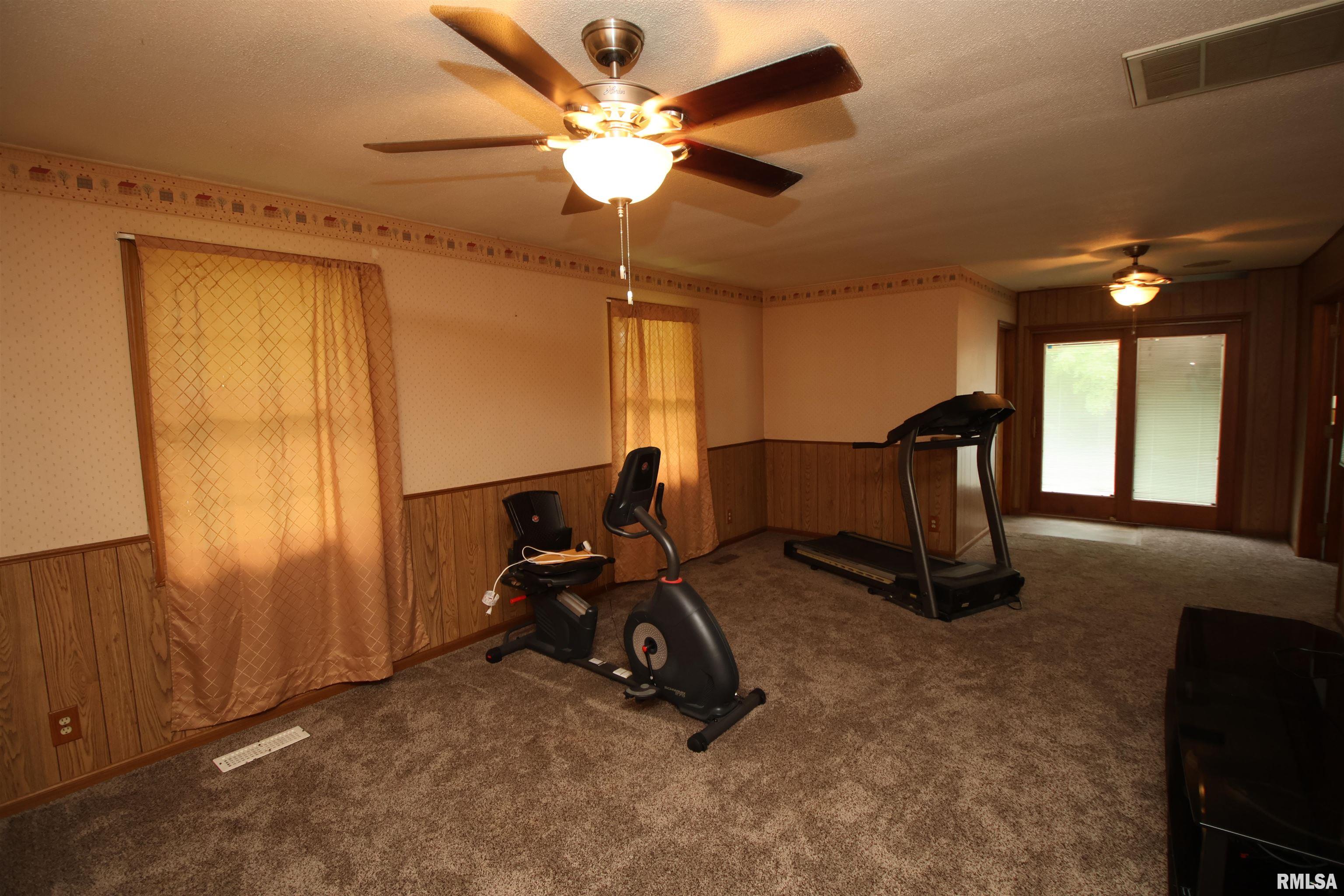 608 West Shoshone Road Peoria, IL 61614 - Photo 13 of 34 Gallery Image 13