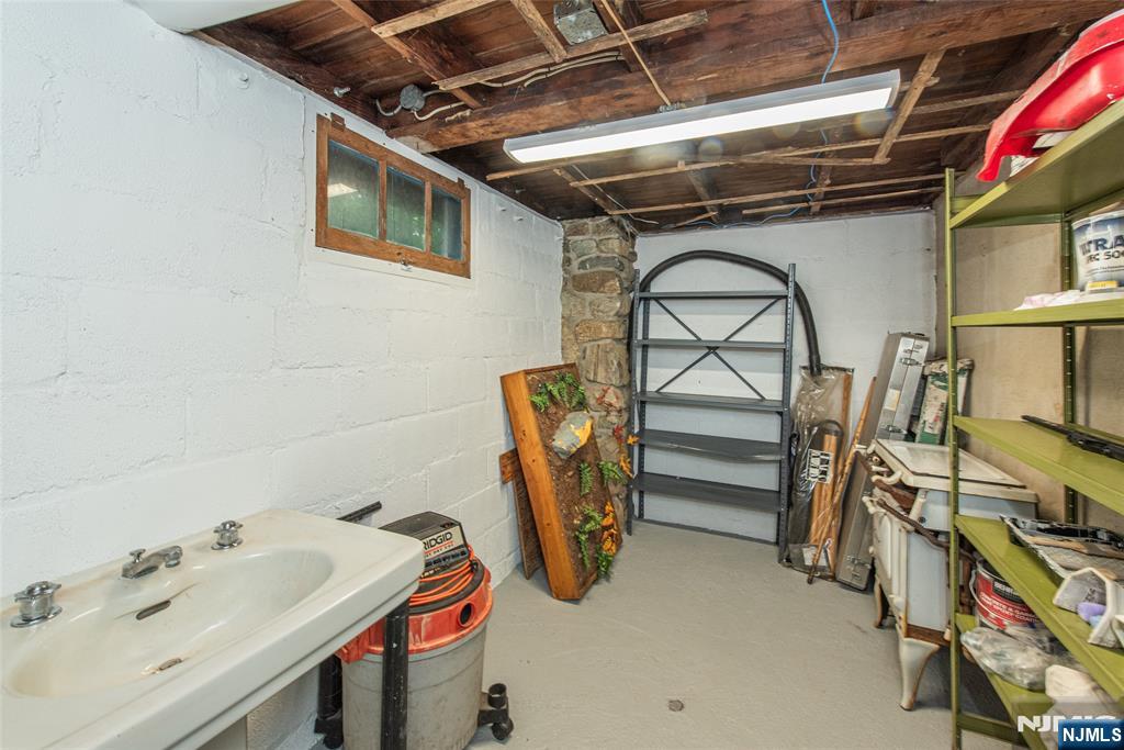 17 Highland Road Bloomingdale, NJ 07403 - Photo 26 of 36 Gallery Image 26