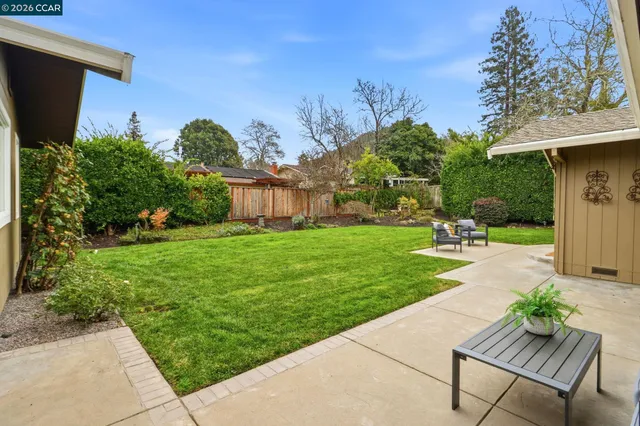 $2,095,000 | 1011 Del Rio Way, Moraga, CA 94556