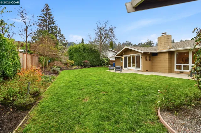 $2,095,000 | 1011 Del Rio Way, Moraga, CA 94556