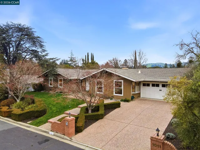 $2,095,000 | 1011 Del Rio Way, Moraga, CA 94556