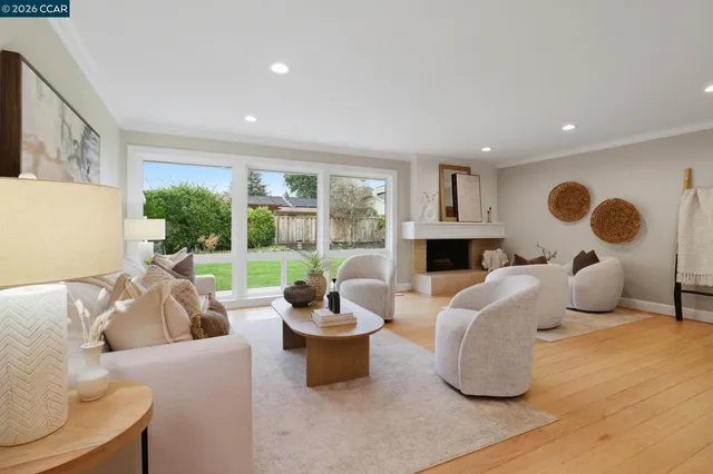 $2,095,000 | 1011 Del Rio Way, Moraga, CA 94556