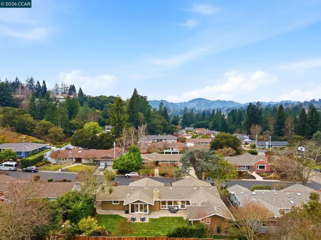 $2,095,000 | 1011 Del Rio Way, Moraga, CA 94556