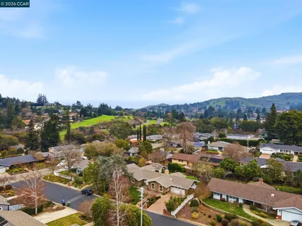 $2,095,000 | 1011 Del Rio Way, Moraga, CA 94556
