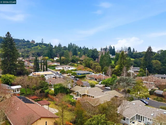 $2,095,000 | 1011 Del Rio Way, Moraga, CA 94556