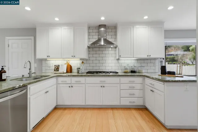 $2,095,000 | 1011 Del Rio Way, Moraga, CA 94556