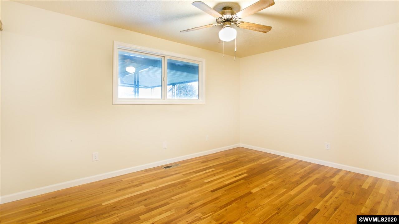 1441 Sallal Road Woodburn, OR 97071 - Photo 9 of 22 Gallery Image 9