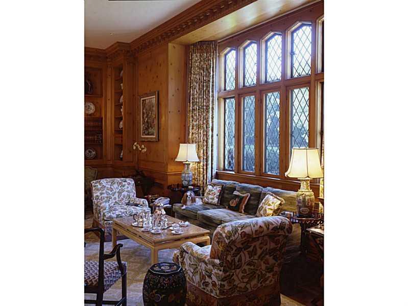 237 Ruggles Avenue Newport, RI 02840 - Photo 13 of 25 Den/Family/Great Room.